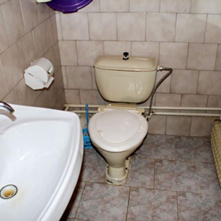 Совмещенный санузел с душем в 1 местном 1 комнатном 3 категории 2-3 этажи санатория Целебный ключ. Ессентуки